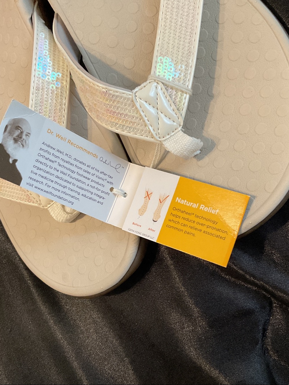Vionic Women's White Iridescent Strap Thong Sandals - Picture 2 of 5